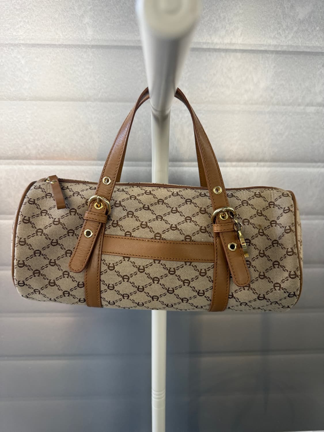 아이그너 빈티지 원통 토트백 상품이미지3