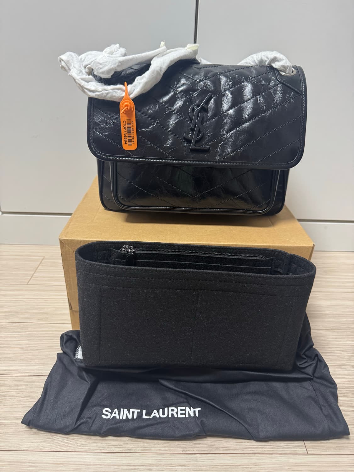 생로랑 니키백 미디움 블랙 실버체인 상품이미지1