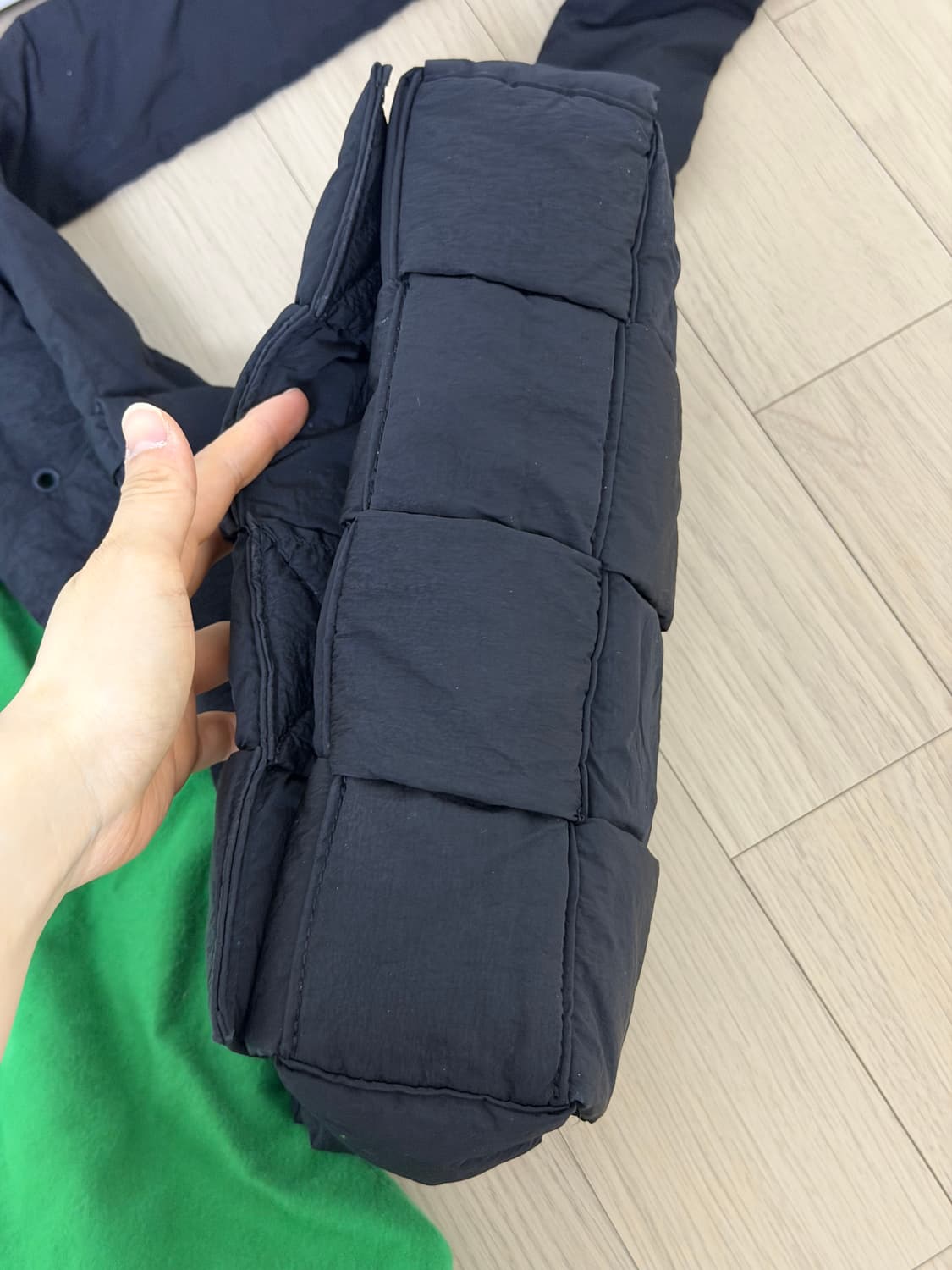 보테가베네타 패딩 테크 카세트백 상품이미지5