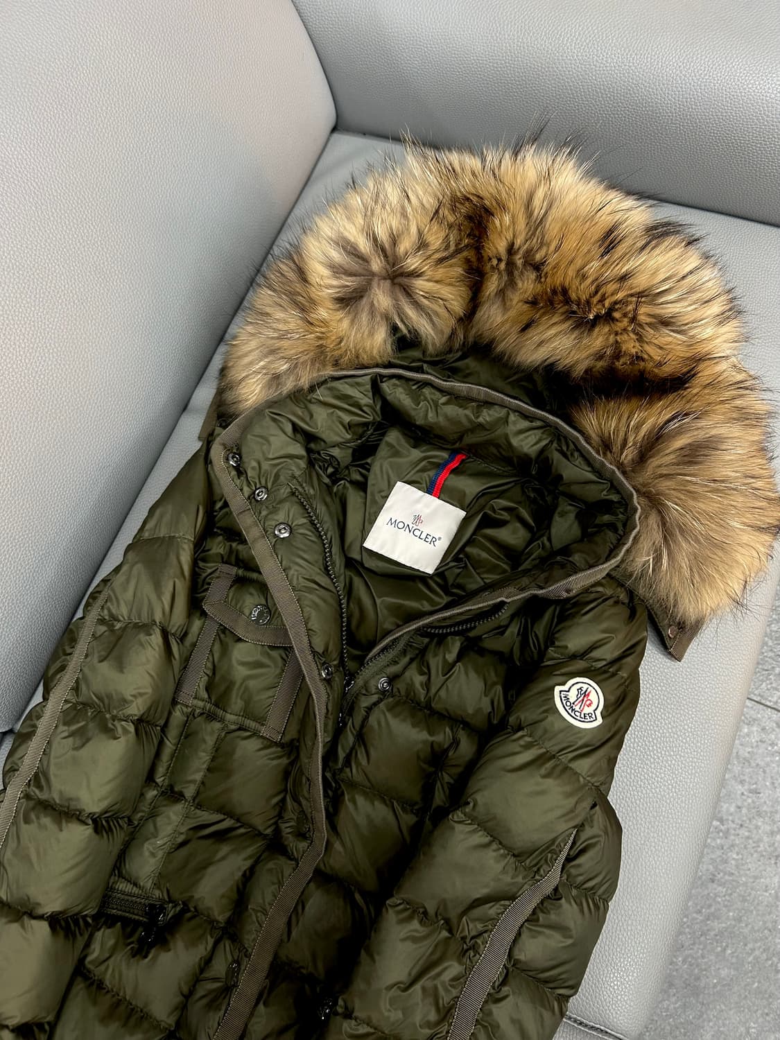 몽클레어 헤르민퍼 카키(0) 상품이미지4