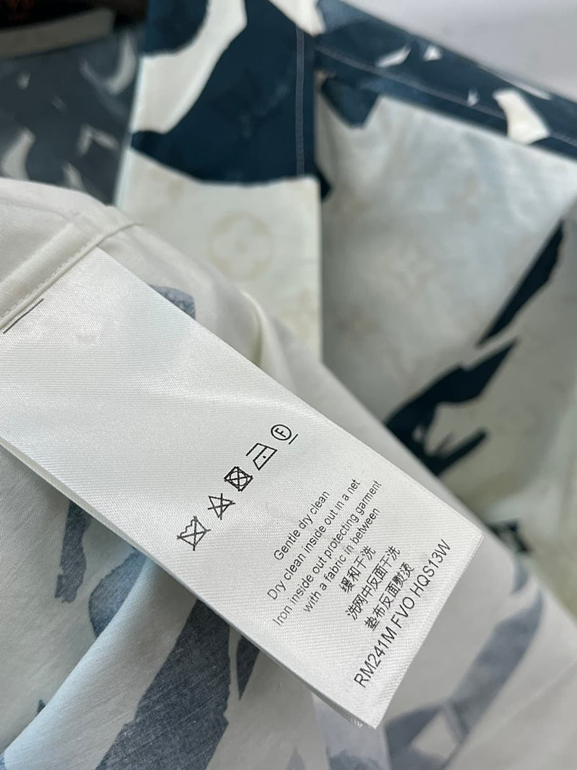 105) 루이비통 24ss 모너그램 플라워 셔츠  상품이미지9