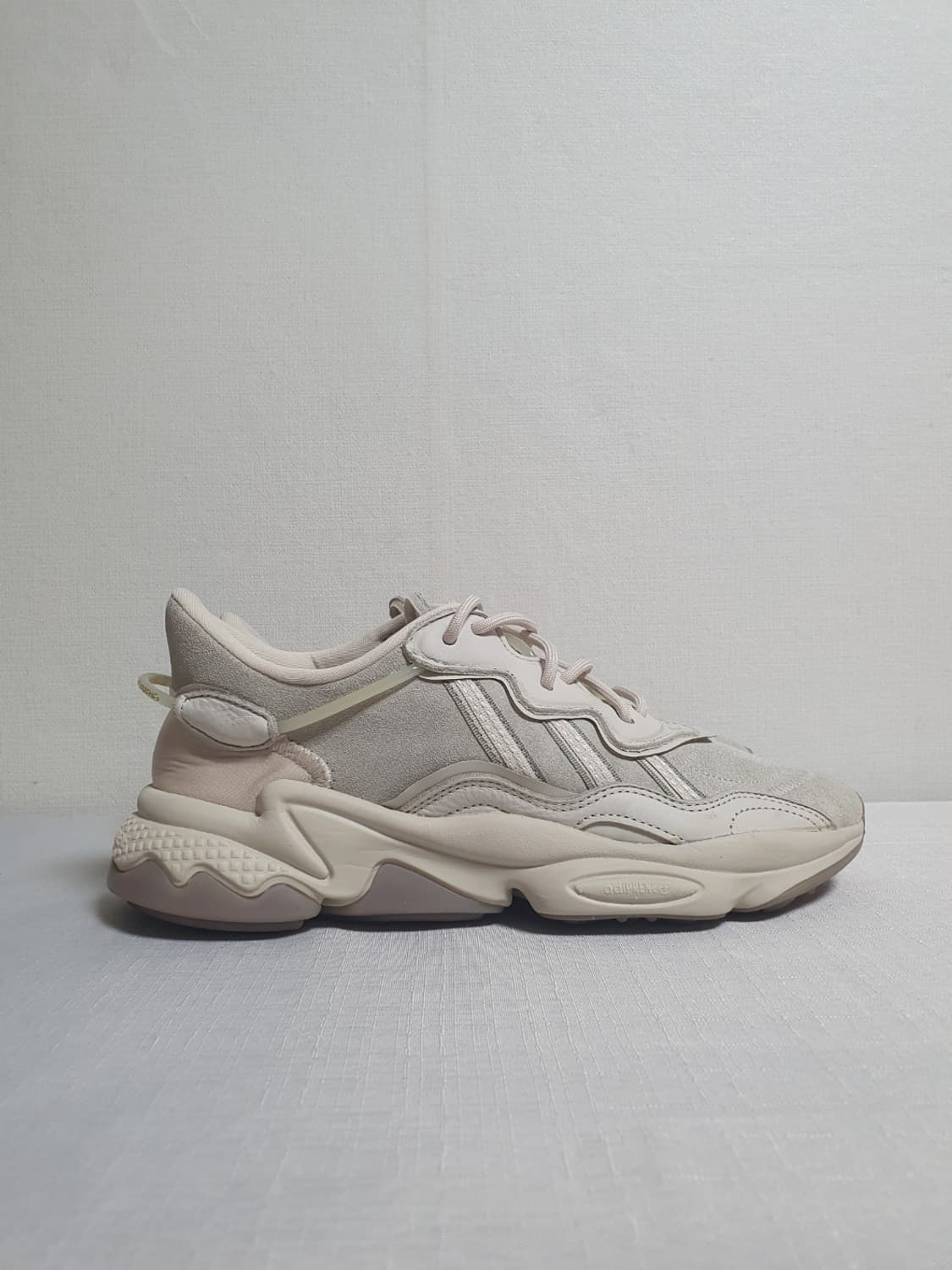 245mm 아디다스 오즈위고 베이지 운동화 스웨이드  상품이미지1