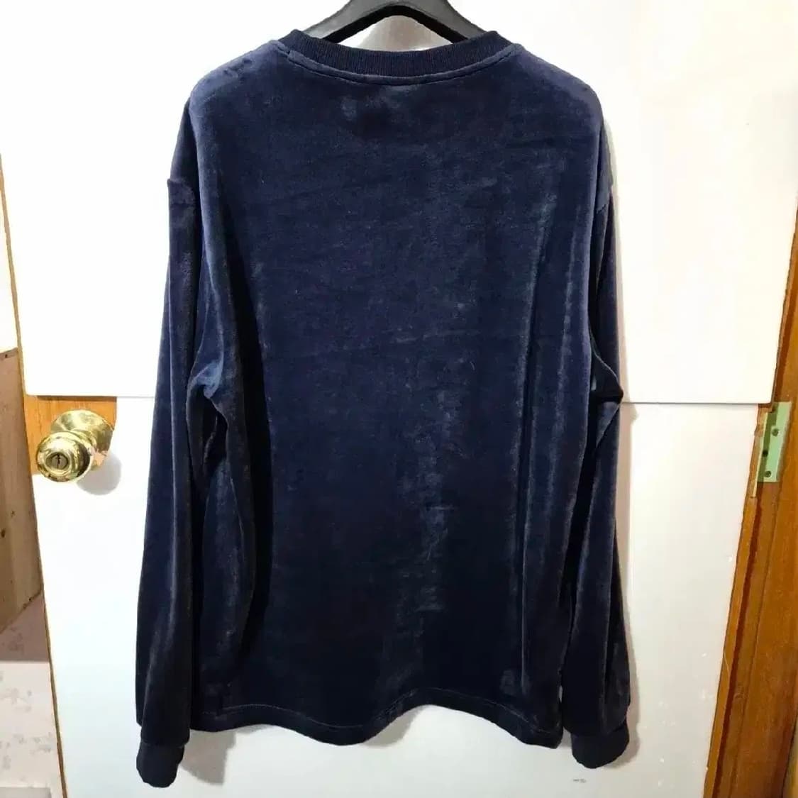 132 ) 휠라 벨벳 희긔 맨투맨  L 105 아주예쁨 고급짐 상품이미지4