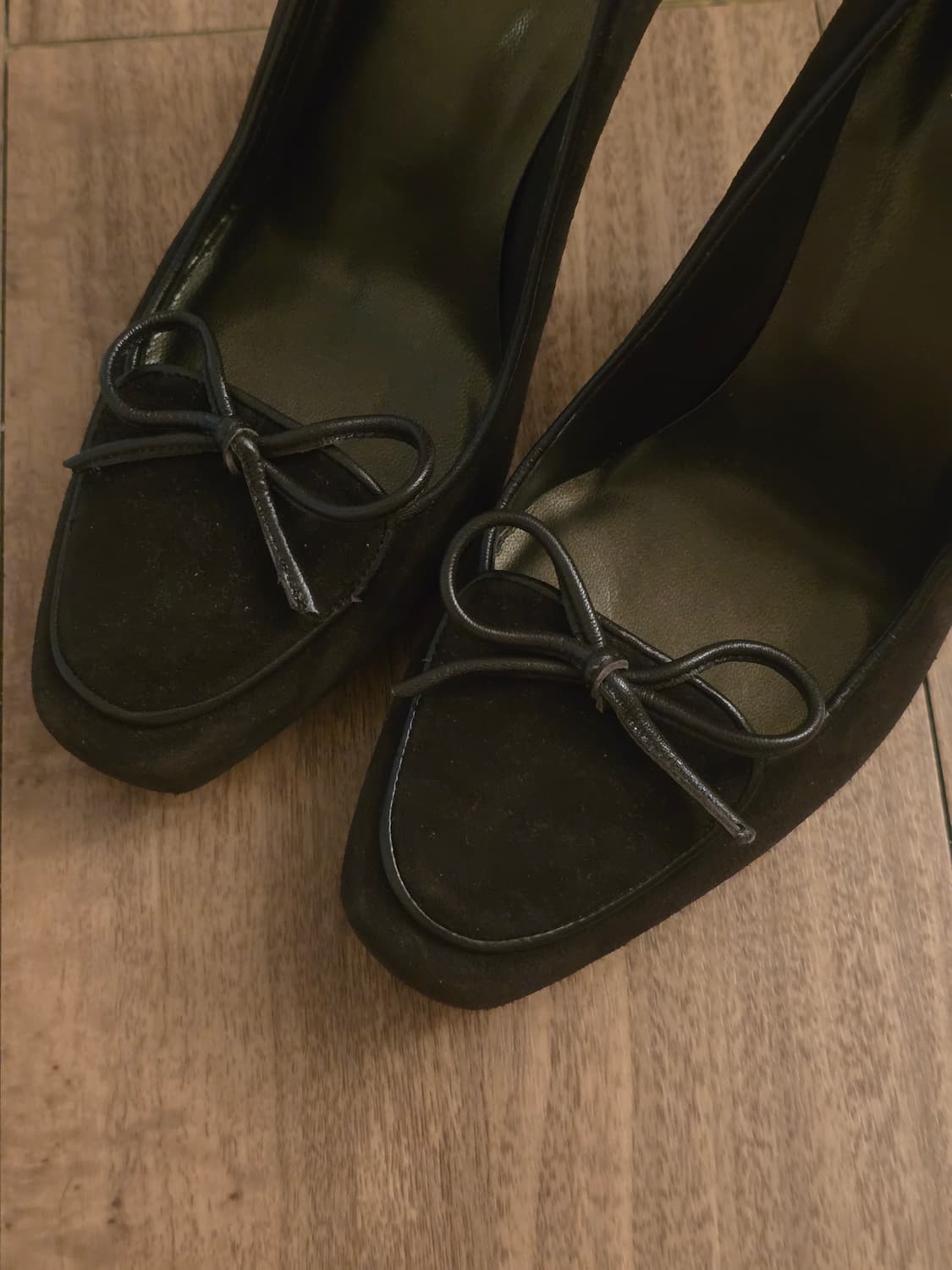 스튜어트 와이츠먼 리본 스웨이드 펌프스힐 36 상품이미지2