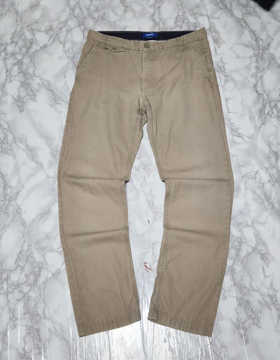 아디다스 베이지 치노 면 바지 상품이미지3