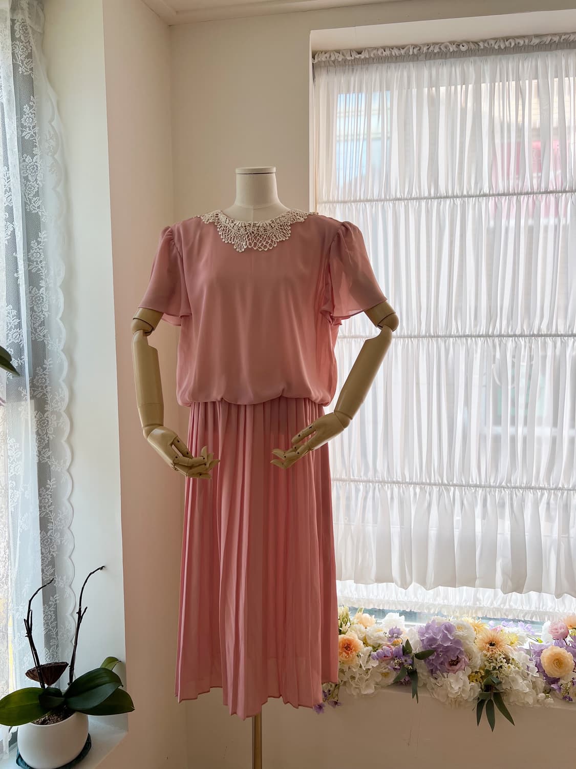 레이스 카라 핑크 플리츠 원피스 상품이미지5