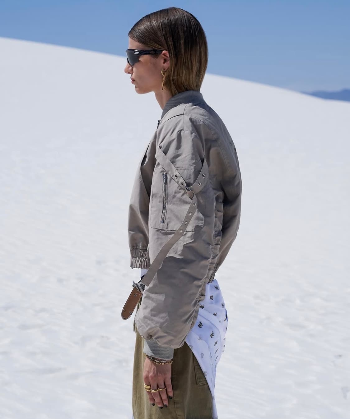 INCISION SHIRRING BOMBER JACKET Beige 상품이미지3
