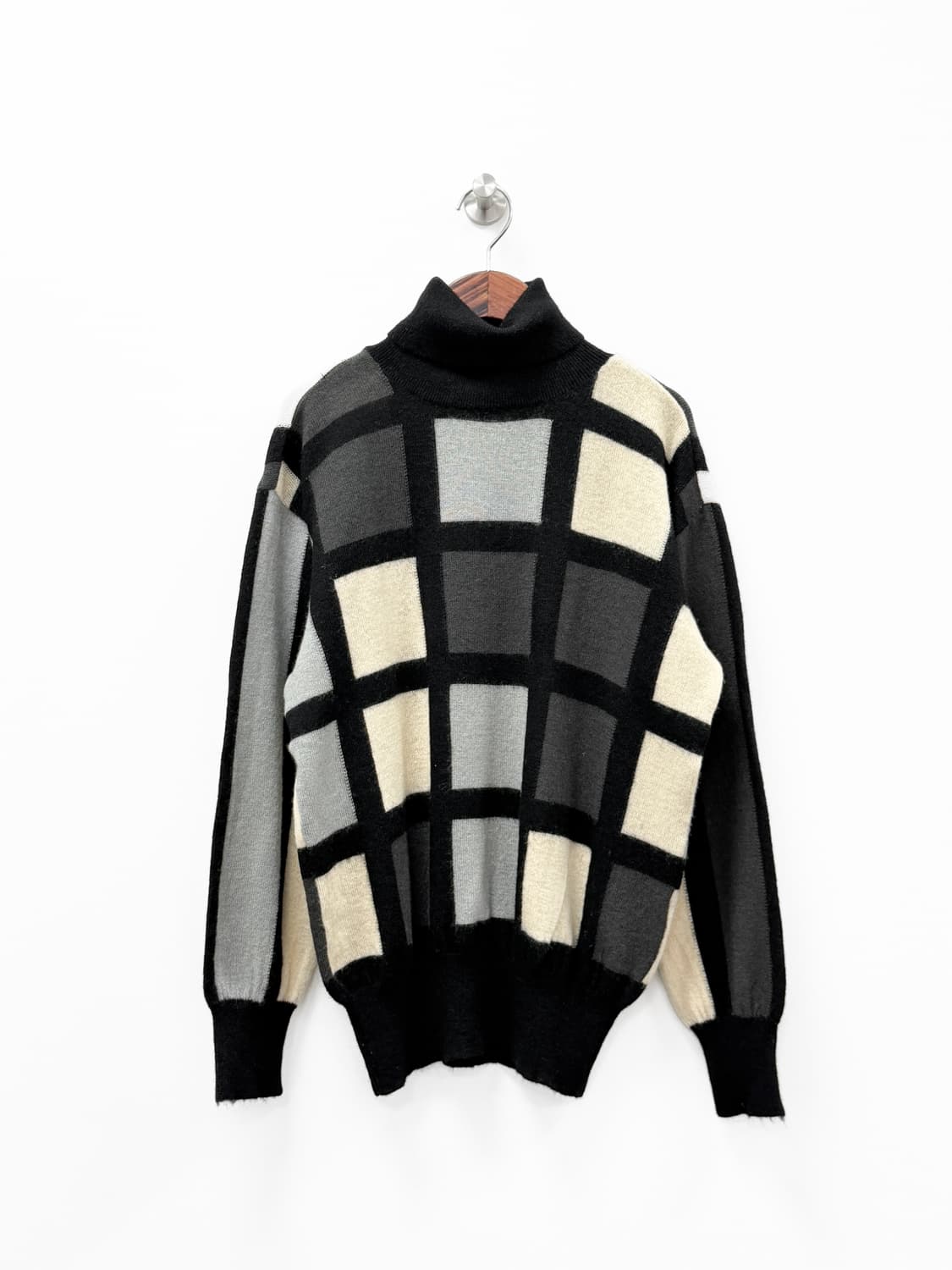 이세이미야케 체크 패턴 울 터틀넥 니트 상품이미지1