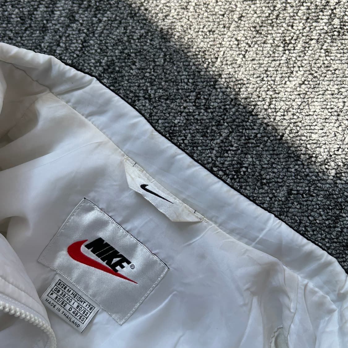 나이키 올드스쿨 빅로고 바람막이 상품이미지8