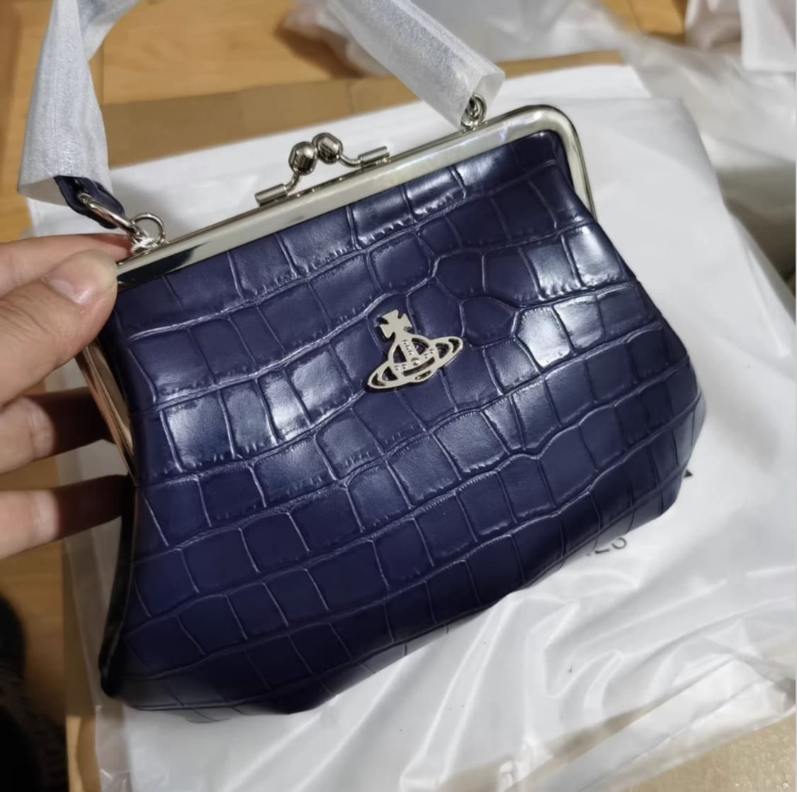 비비안웨스트우드 아카이브 은장 orb 레더 체인 크로스백 상품이미지4