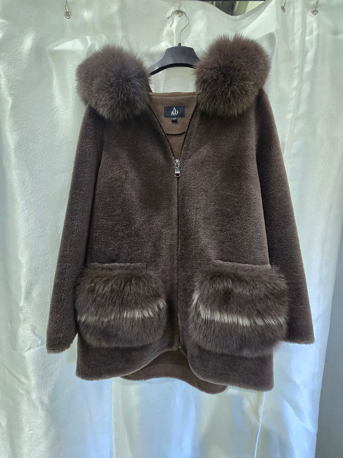 A&D Atelier의 여우털 후드 코트 상품이미지1