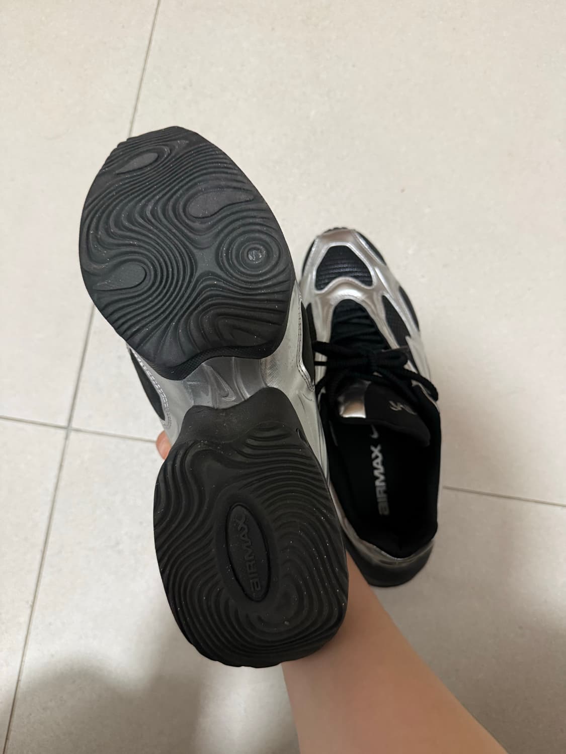 나이키 에어맥스 뮤즈 블랙 메탈릭 실버 240 상품이미지4