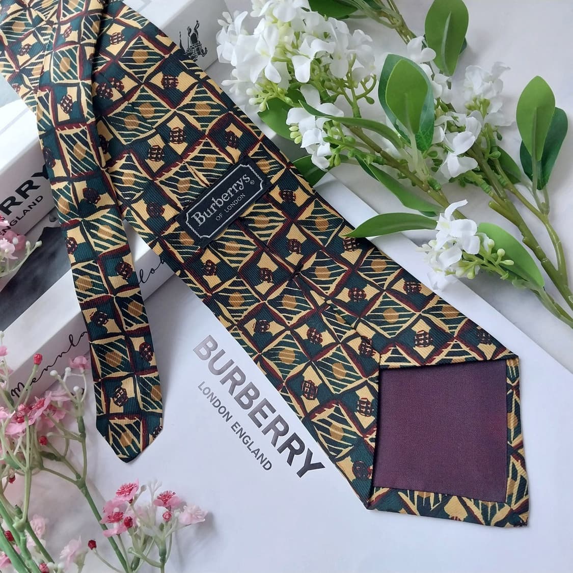 버버리 실크 베이지 헤리티지 패턴 넥타이 10cm A+등급 K2243
 상품이미지5