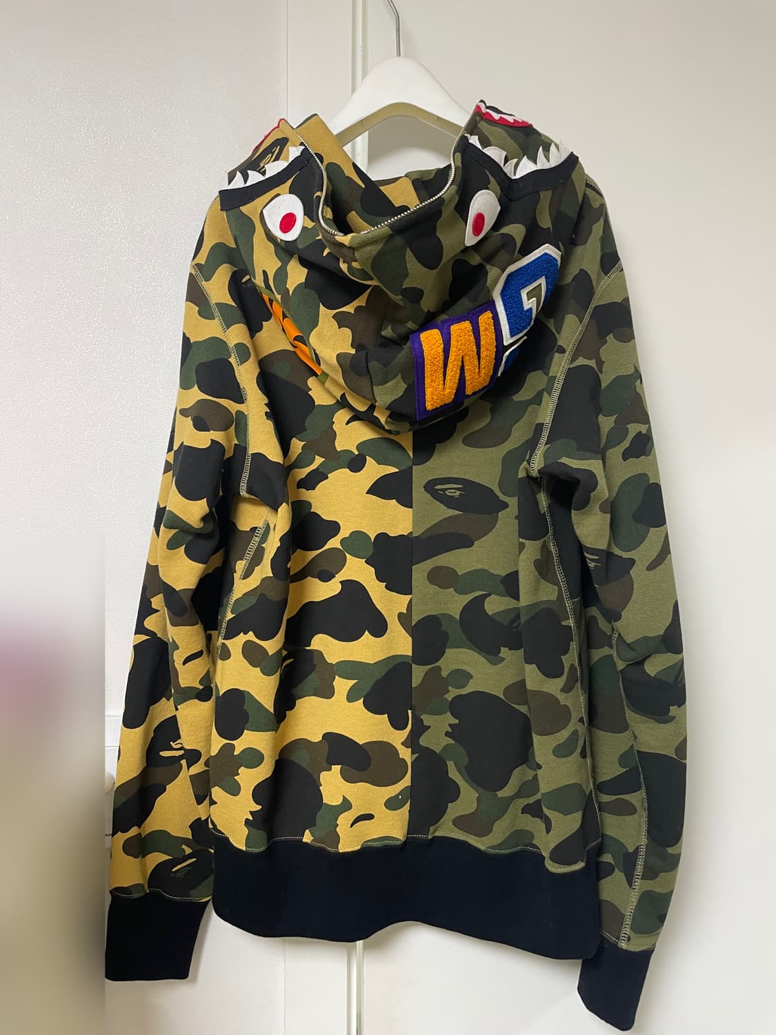BAPE 1st Camo Separate Shark Zip Hoodie 상품이미지10