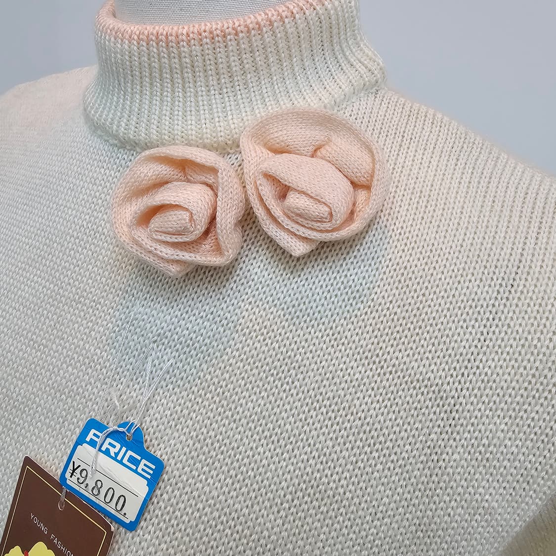 플라워 코사지 프릴 터틀넥 니트  상품이미지3