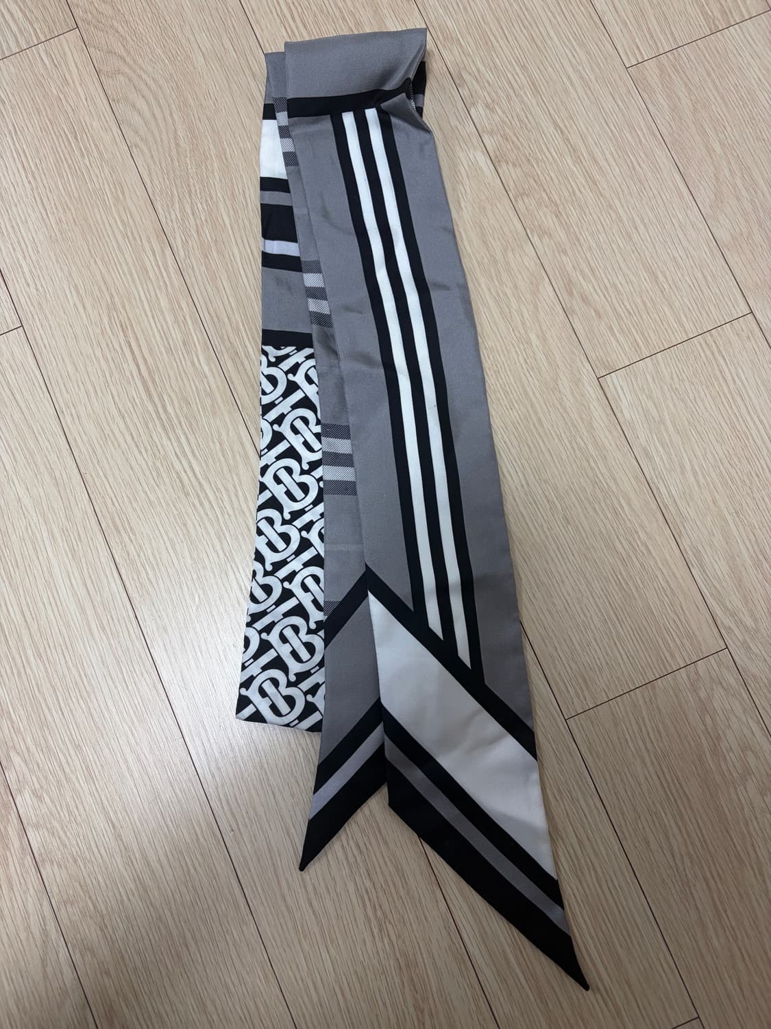 버버리 실크 스카프 상품이미지2