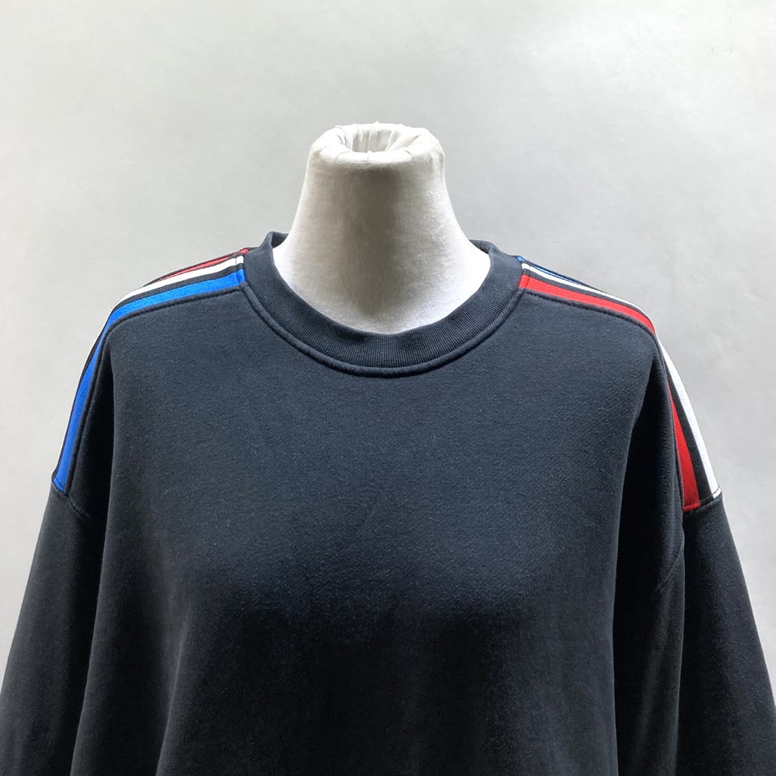 아디다스 여성 맨투맨 블랙 면함유 M  상품이미지2