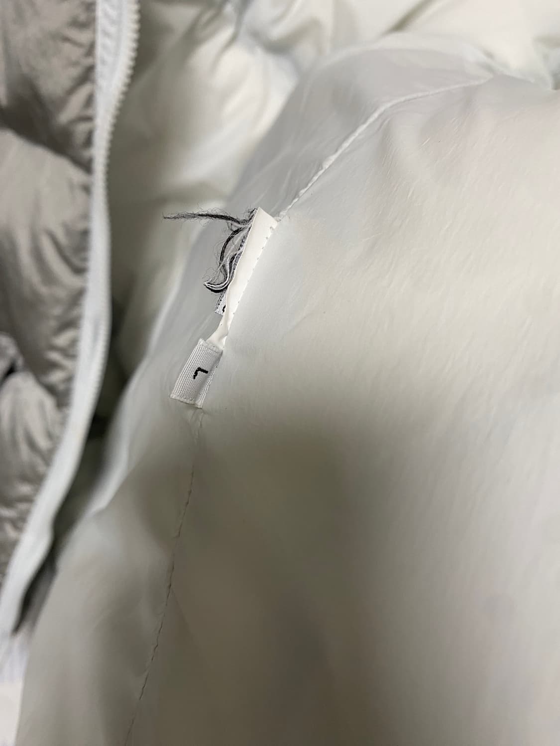 스톤아일랜드 나일론메탈 22fw 실버 L 상품이미지7