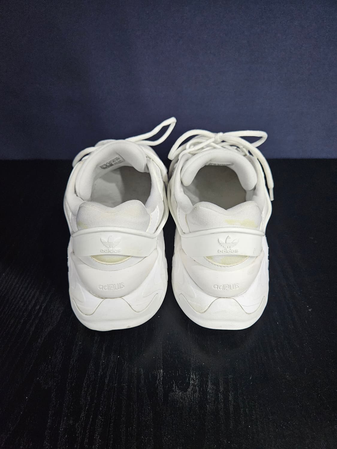 아디다스 오즈노바 화이트컬러 남성 265 스니커즈  상품이미지3