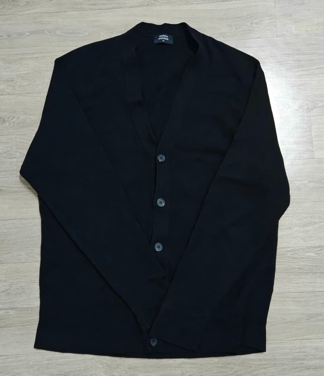 무탠다드 수피마 코튼 가디건 베이지 블랙 무신사 상품이미지1