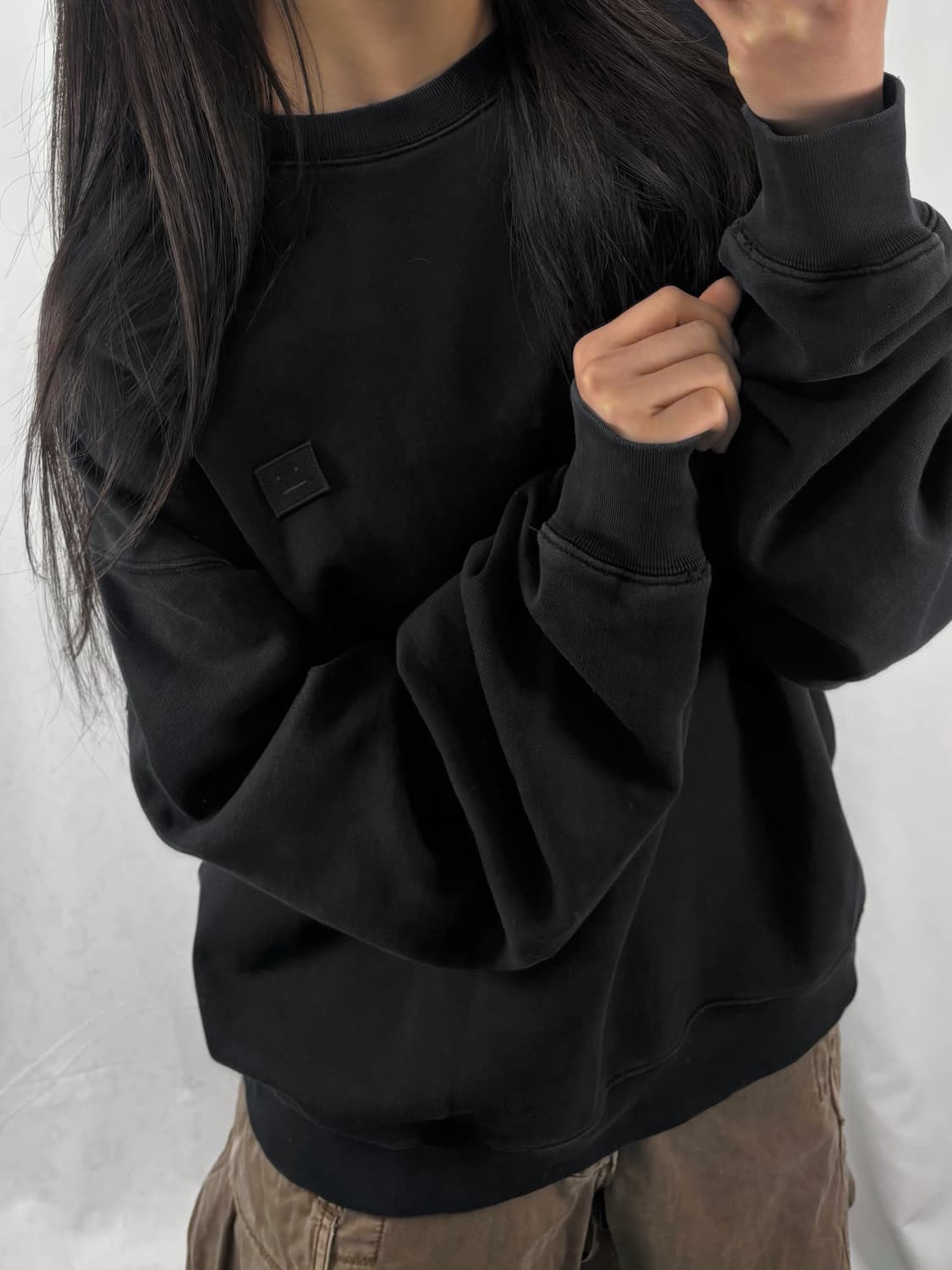 아크네 스튜디오 페어뷰 페이스 블랙 맨투맨 상품이미지1