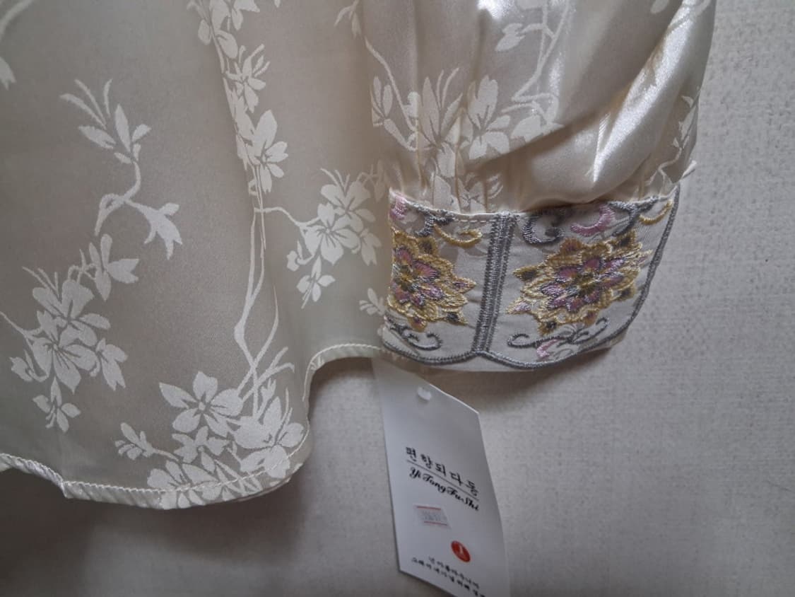 아이보리 무지 꽃무늬 실크블라우스 새옷 여성 55 아이보리플라워 블라우스 상품이미지6