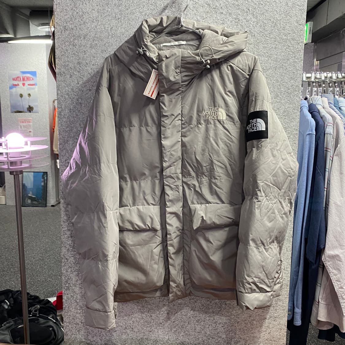 노스페이스 미디움 라이트 그레이 패딩 B4065 상품이미지2