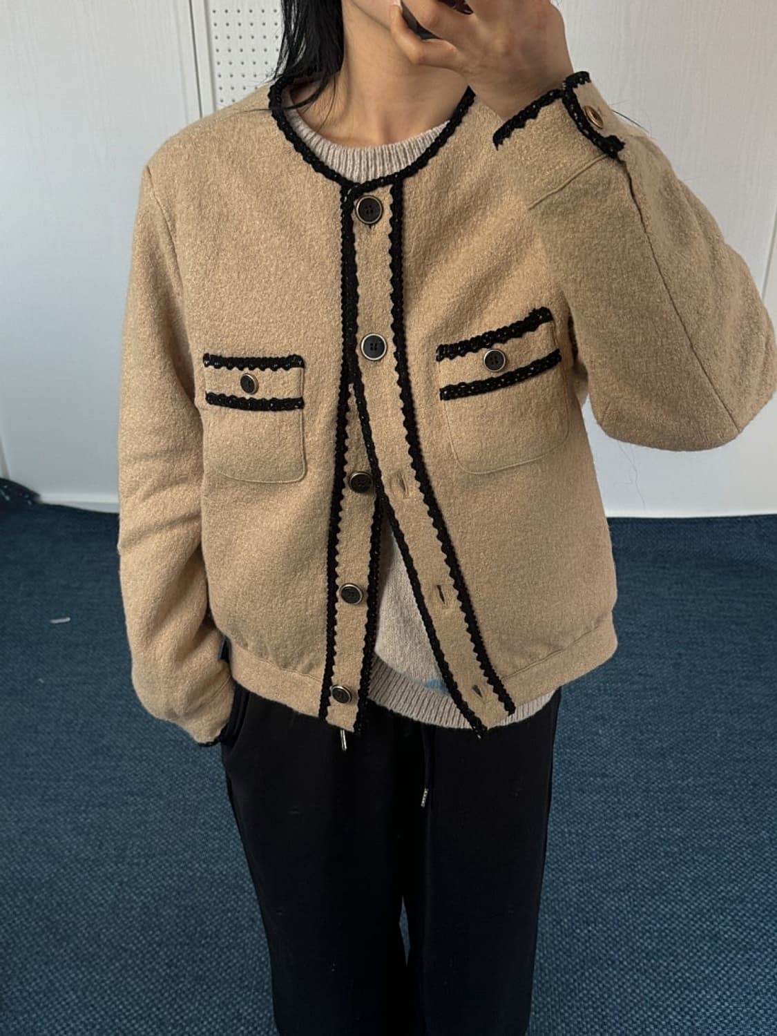 (정품/새상품)  자주 여성 베이지 라운드넥 포켓 트위드 자켓 상품이미지5