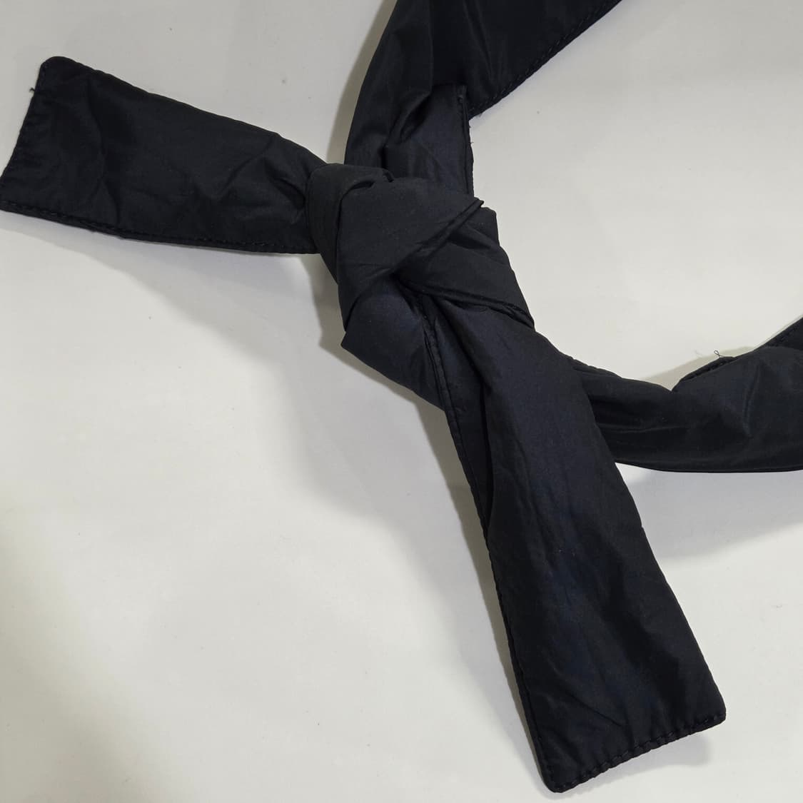 코스 노티드 쇼퍼백 네이비 상품이미지2