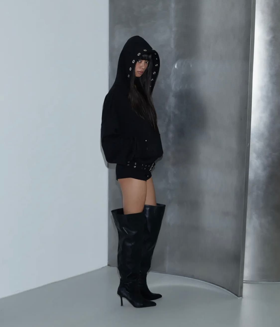 Voont 아일렛 벨트 후드집업 블랙 상품이미지2