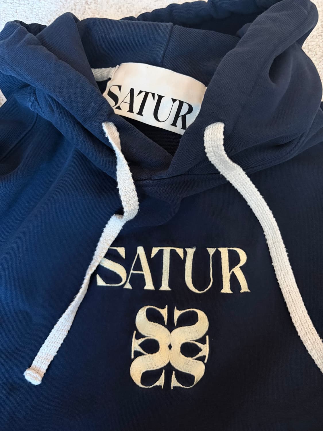 SATUR 네이비 후드티 상품이미지3