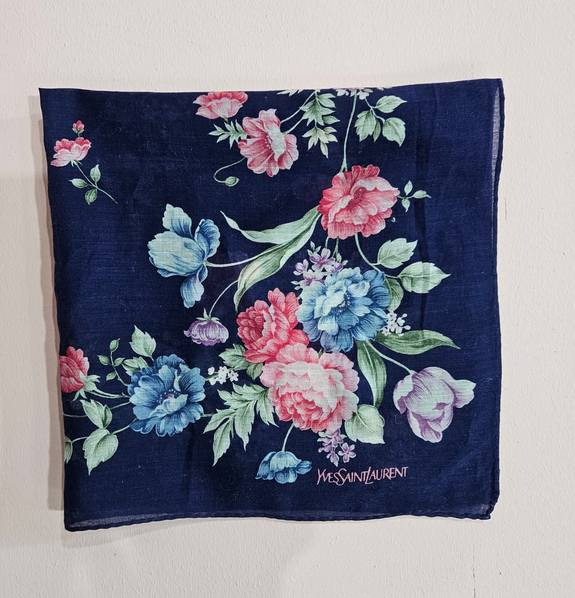 입생로랑(YSL) 플라워 손수건 (네이비) 상품이미지1