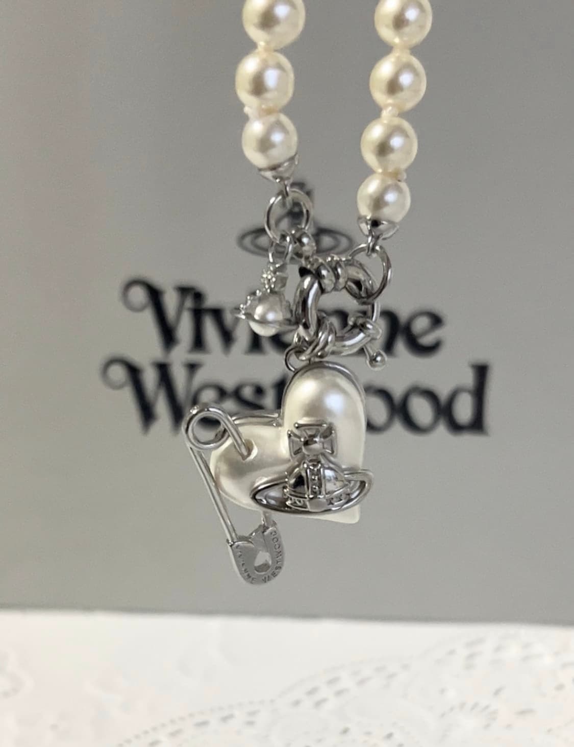 비비안웨스트우드 어커이브 오리에타세이프티핀 진주 펄 초커 목걸이 상품이미지1