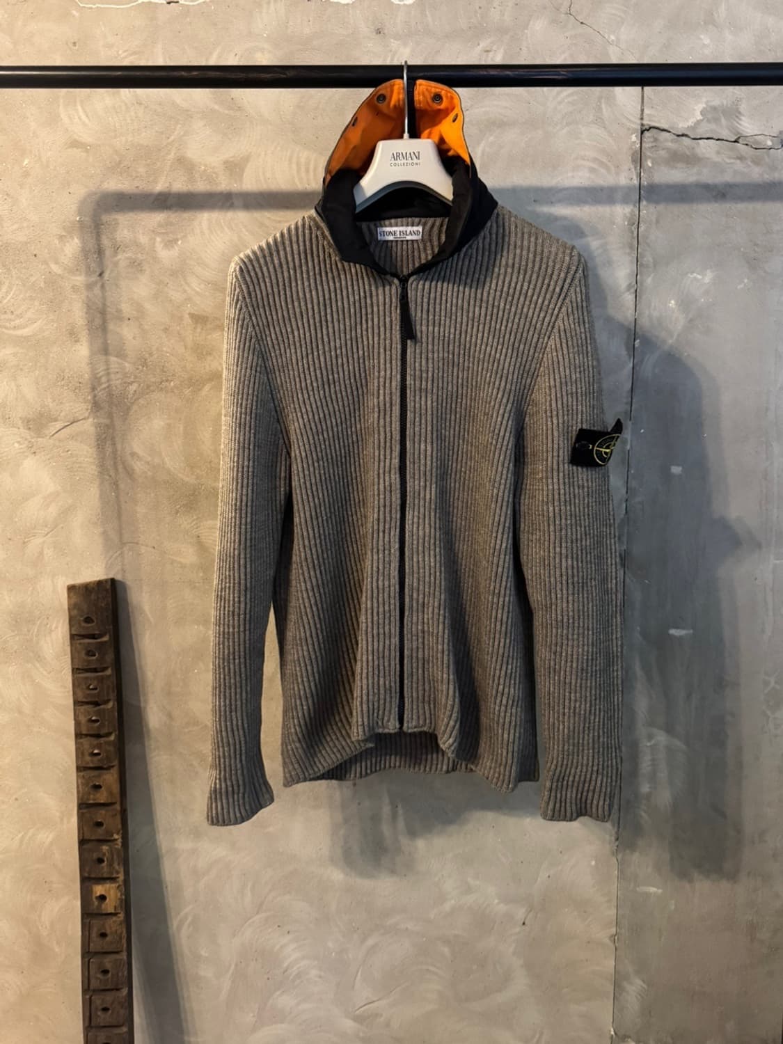 스톤 아일랜드 짚업 가디건 105 상품이미지1