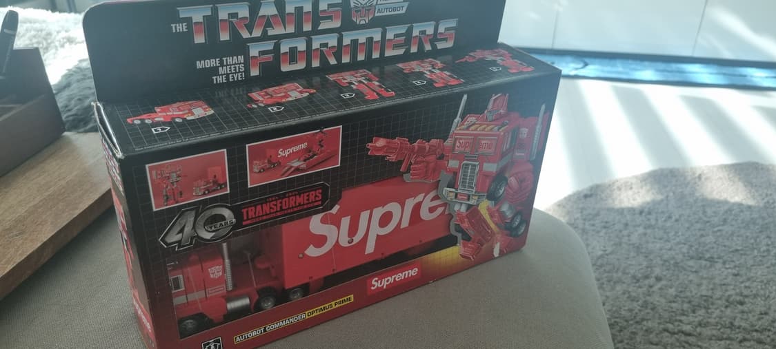 슈프림 G1 옵티머스 프라임 피규어 상품이미지2