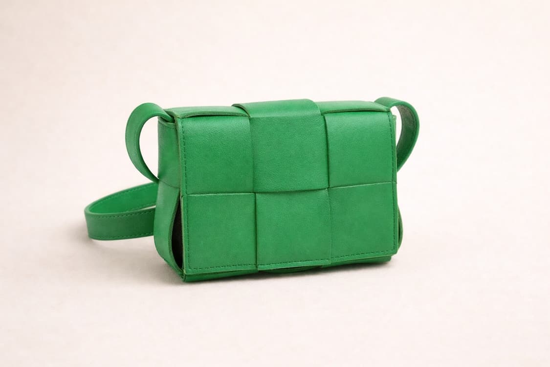 [S급] 보테가베네타 패러킷 캔디 카세트 미니 크로스백 판매합니다!!! 상품이미지2