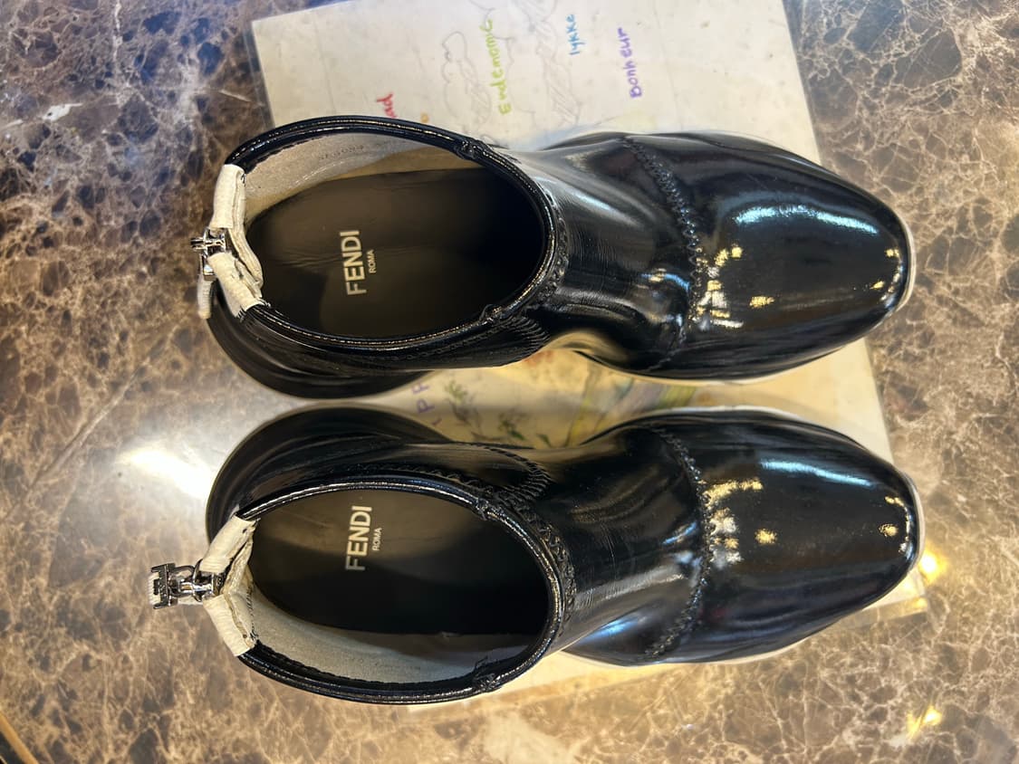 35/225-230 정품 펜디 스니커즈 팝니다 상품이미지4