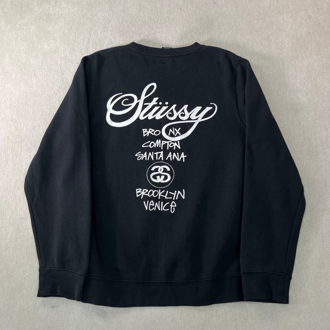 100 스투시 월드투어 블랙 맨투맨 상품이미지2