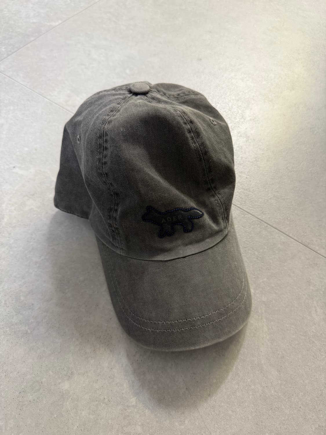 아더에러 메종키츠네 볼캡 상품이미지1