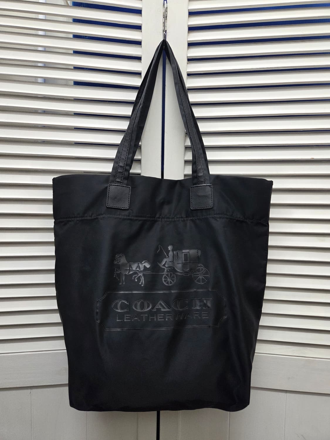 코치 나일론 로고 숄더백 상품이미지1