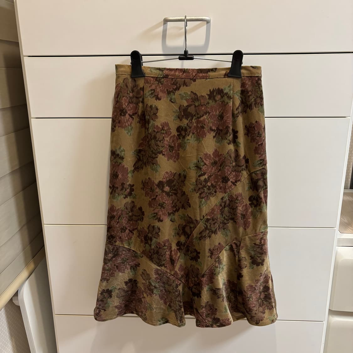 브라운 플라워 스웨이드st 벨벳 스커트 38사이즈 상품이미지3