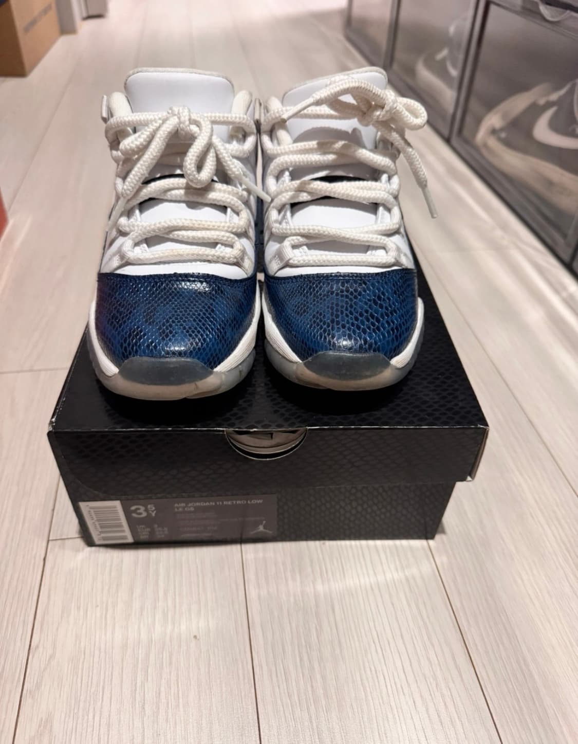 조던 11 레트로 로우 네이비 스네이크스킨 225 상품이미지1