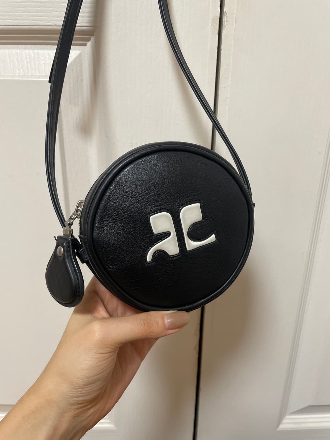 꾸레쥬 서클 레더 백 상품이미지4