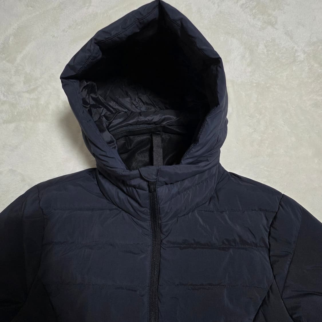 (4)여성 안다르 에어플라이 구스다운 패딩 점퍼 네이비 상품이미지2