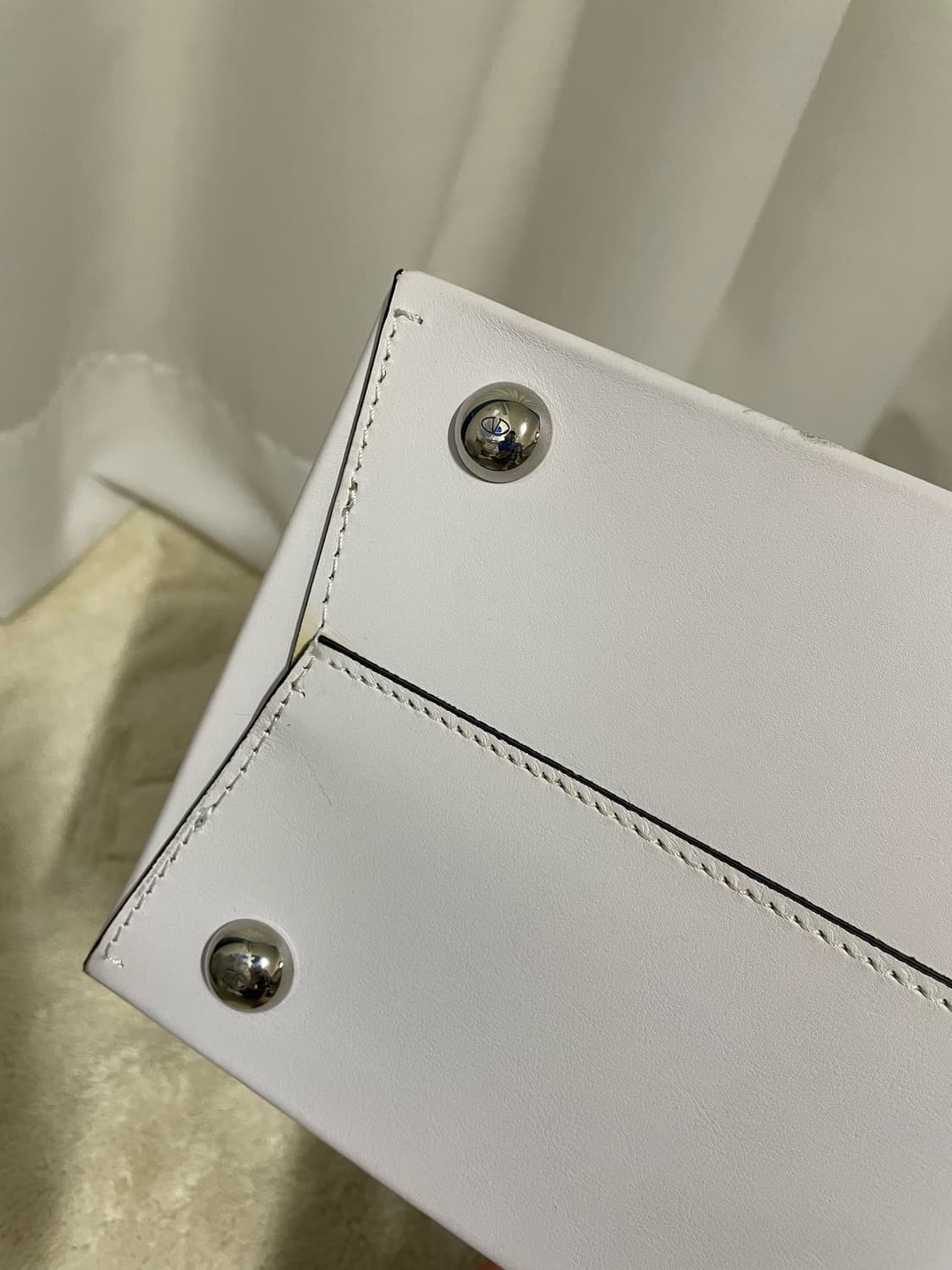 발렌티노 가라바니 VLTN 쇼퍼 가죽 토트백 상품이미지5