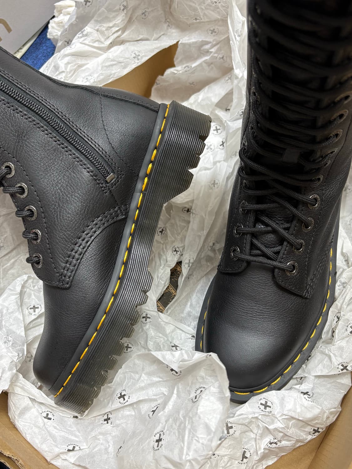 닥터마틴 1b60 벡스 240 245 250 EU38 20홀 상품이미지3