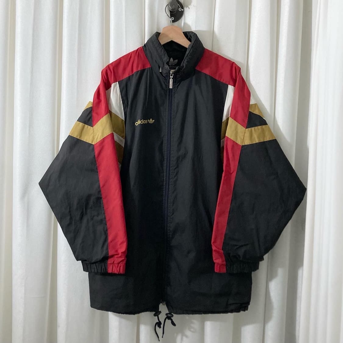 아디다스 멀티컬러 포인트 배색 윈드브레이커 상품이미지1