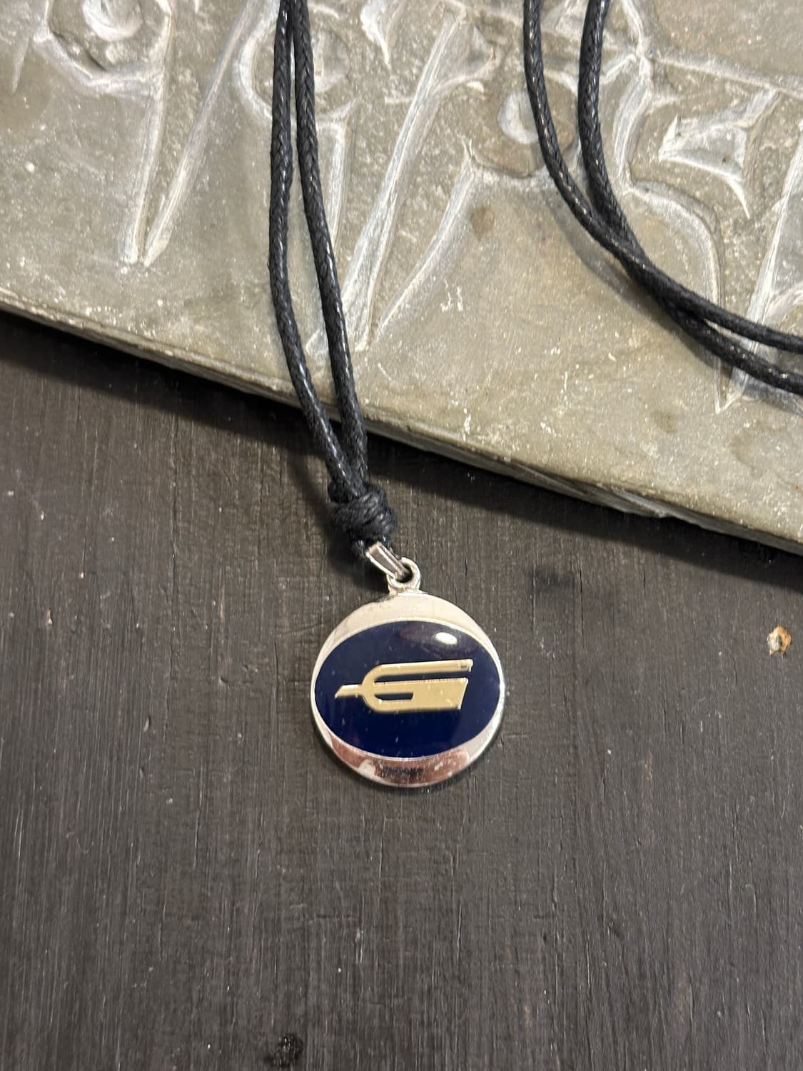 Vintage pendant leather necklace 상품이미지1