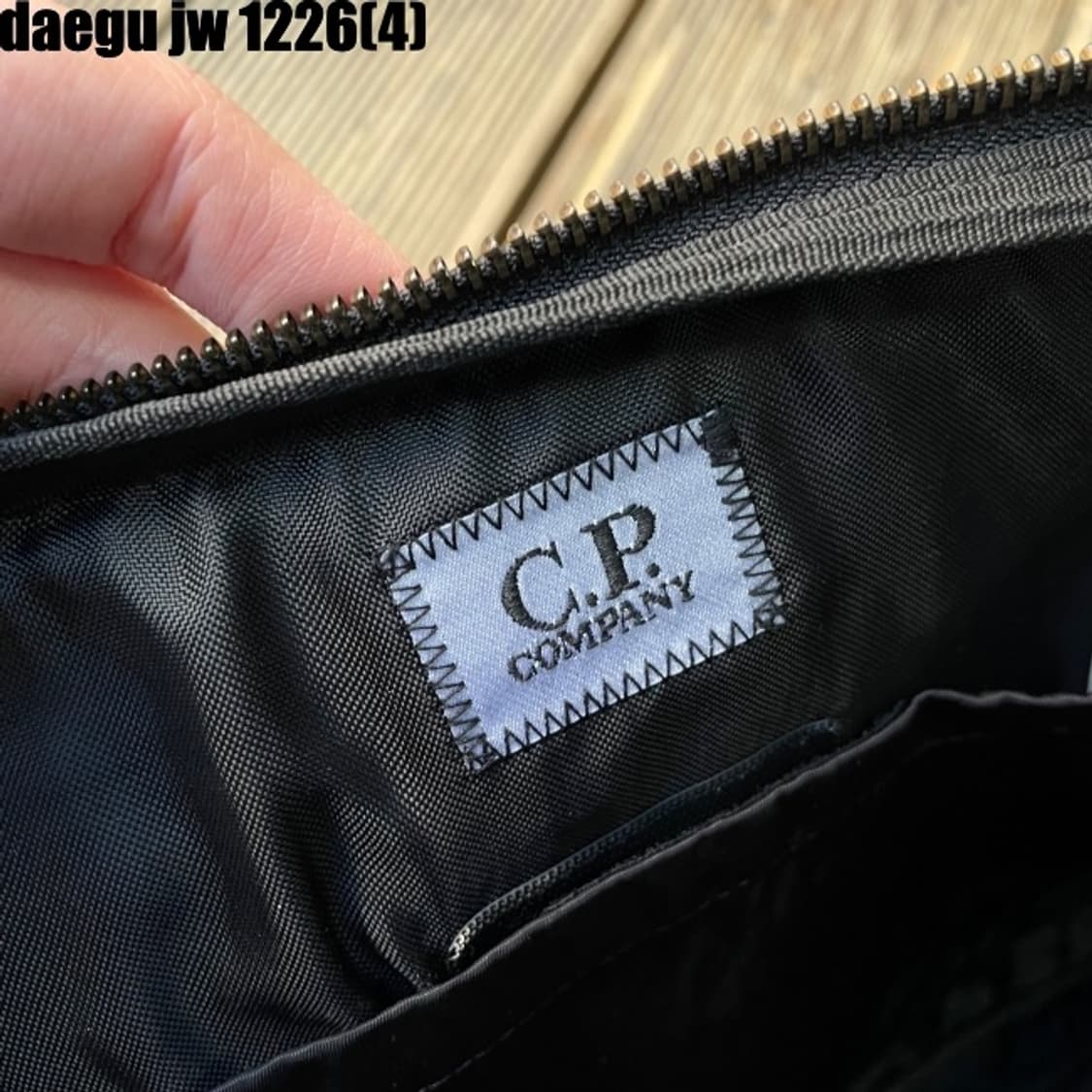 Cp컴퍼니 클러치백 상품이미지5