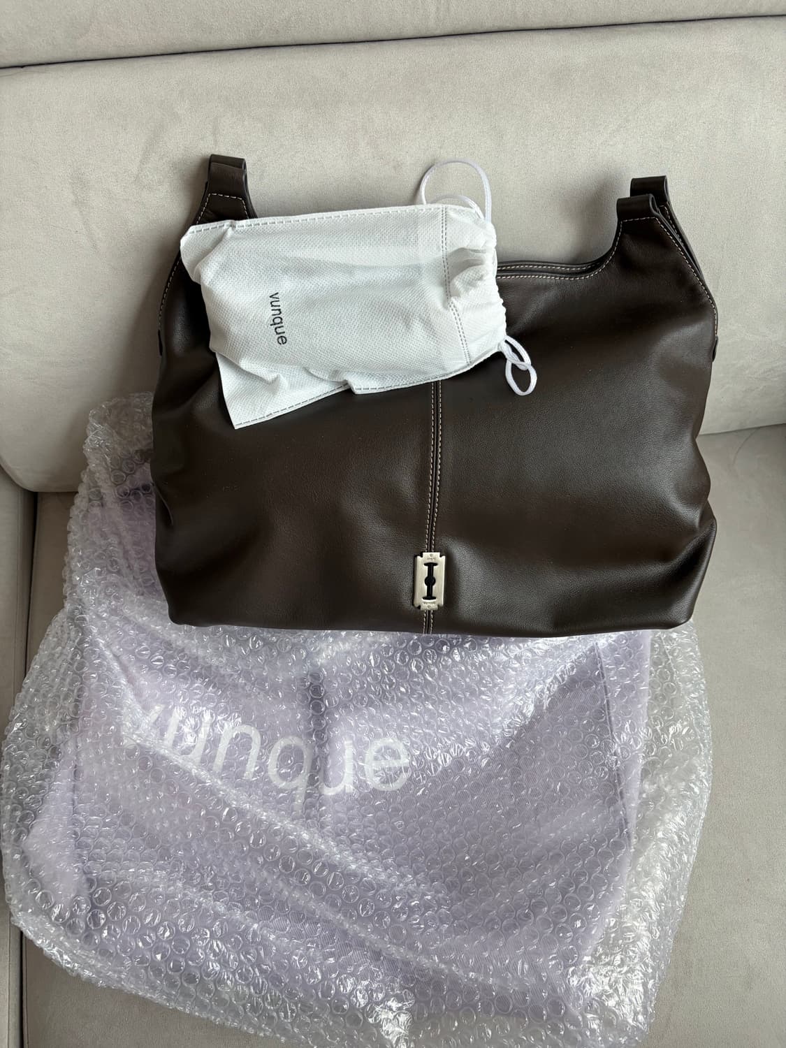 새상품) 분크 하프문 아타쉬 투 핸들 숄더 미듐 / 정가:37.5만 상품이미지2